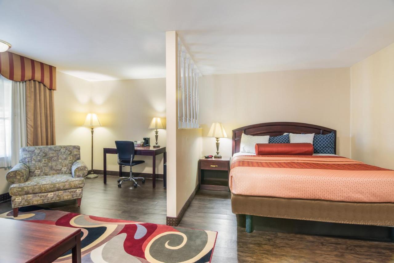 Rodeway Inn Weedsport Exteriör bild