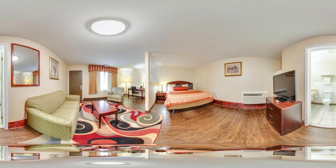 Rodeway Inn Weedsport Exteriör bild