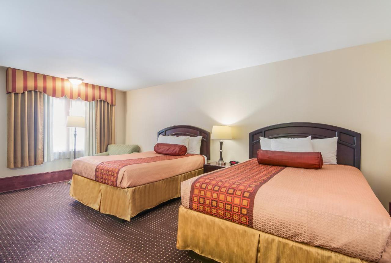 Rodeway Inn Weedsport Exteriör bild