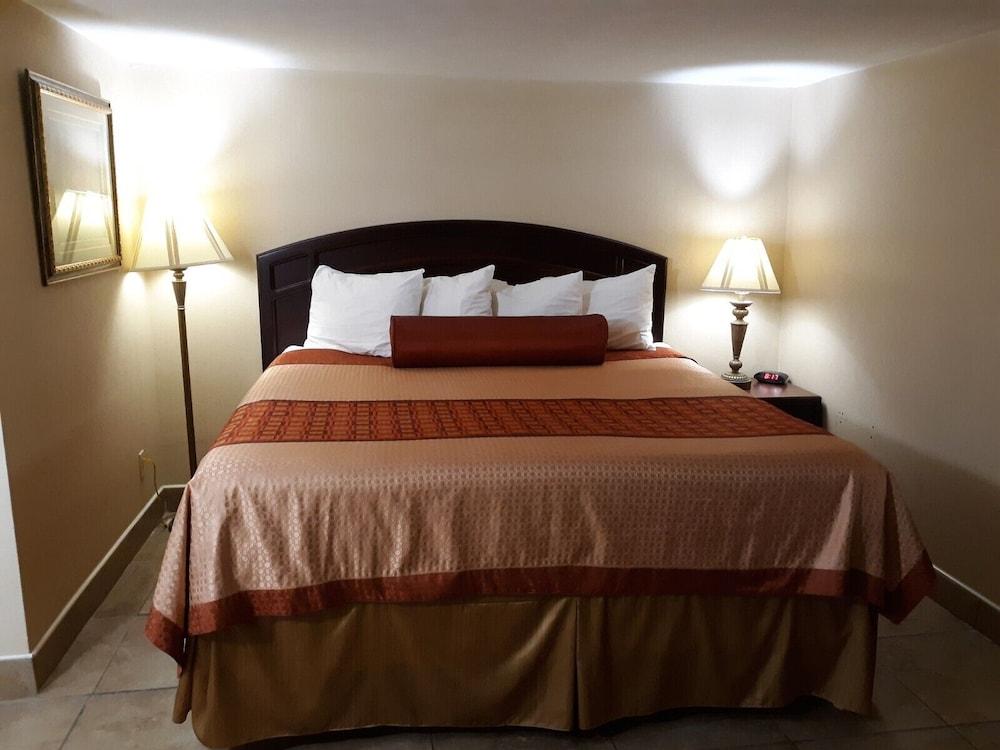 Rodeway Inn Weedsport Exteriör bild