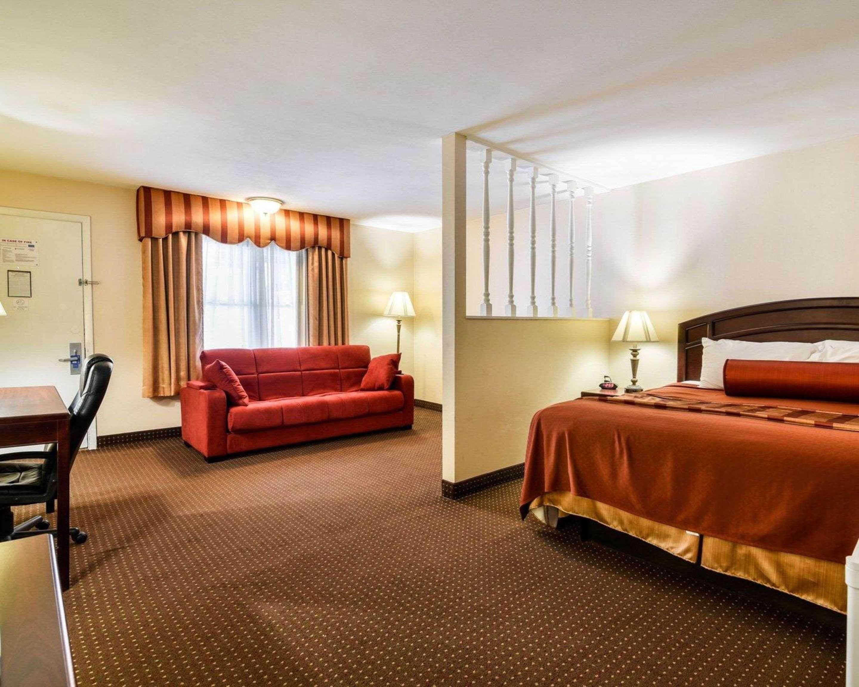 Rodeway Inn Weedsport Exteriör bild