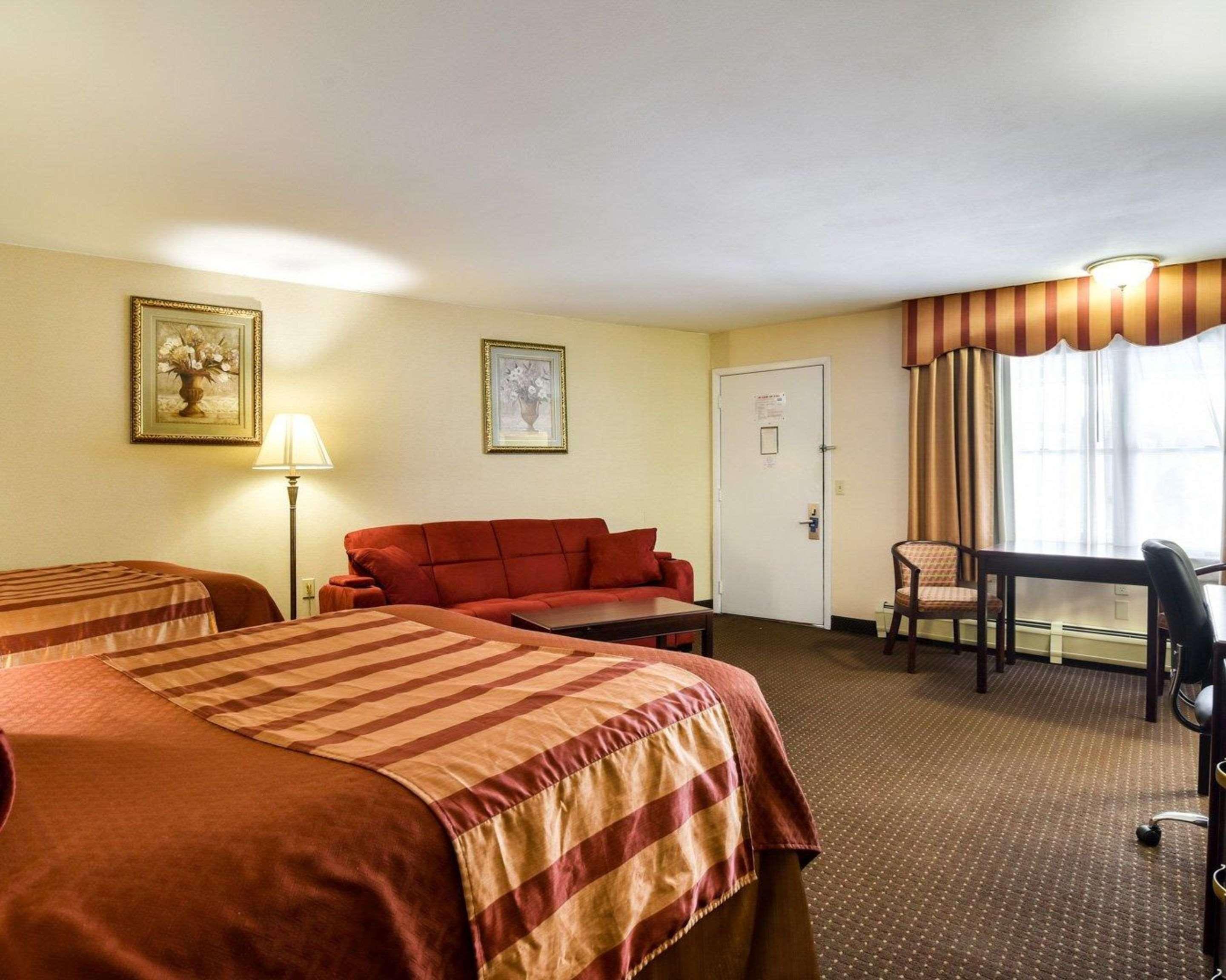 Rodeway Inn Weedsport Exteriör bild