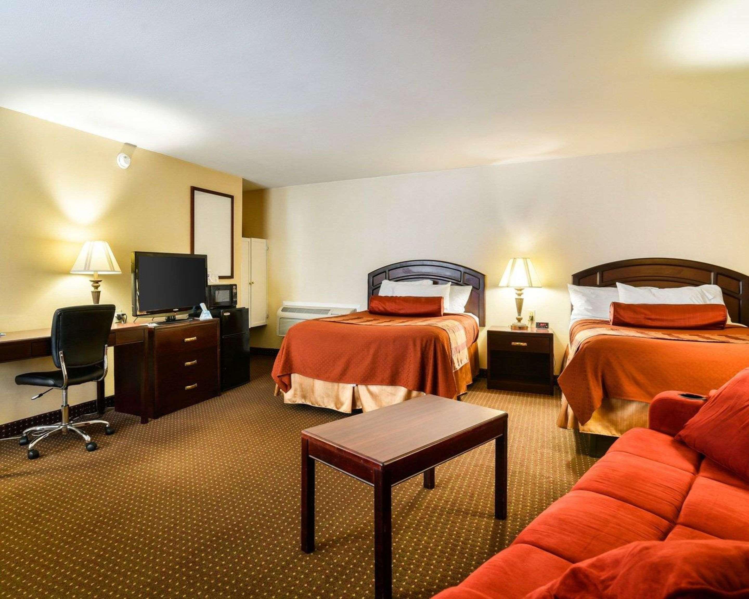 Rodeway Inn Weedsport Exteriör bild